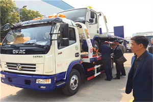 樟树汽车道路救援拖车价格